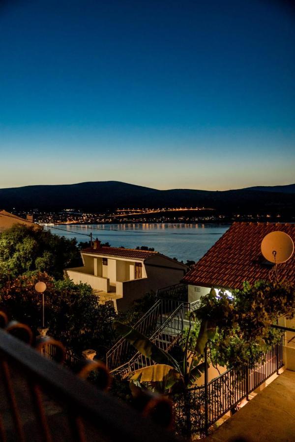 Apartment With Terrace And Sea View - Lucic Trogir Exterior foto