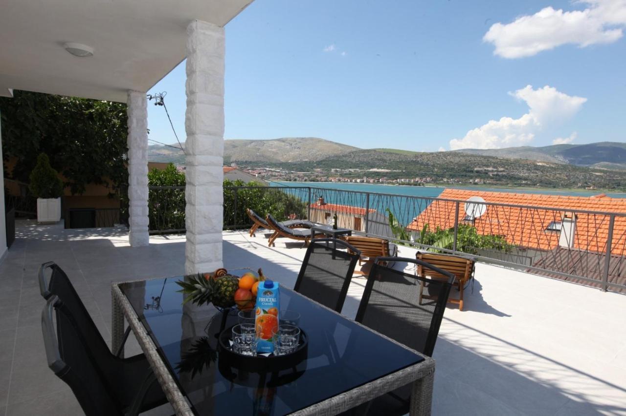 Apartment With Terrace And Sea View - Lucic Trogir Exterior foto