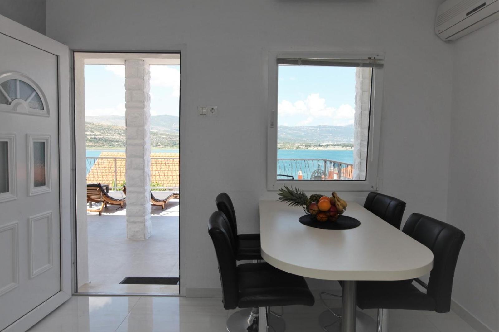 Apartment With Terrace And Sea View - Lucic Trogir Exterior foto