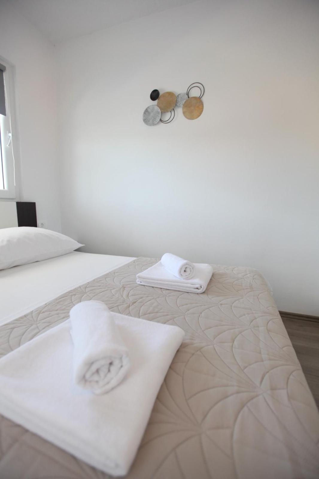 Apartment With Terrace And Sea View - Lucic Trogir Exterior foto