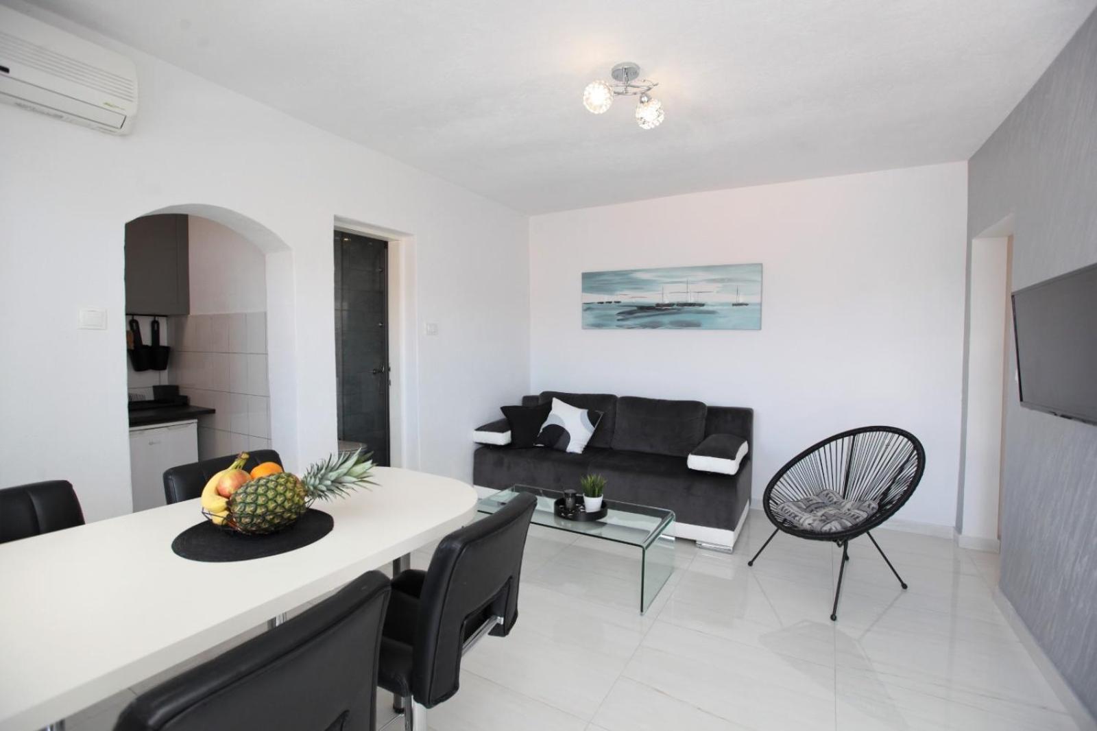 Apartment With Terrace And Sea View - Lucic Trogir Exterior foto