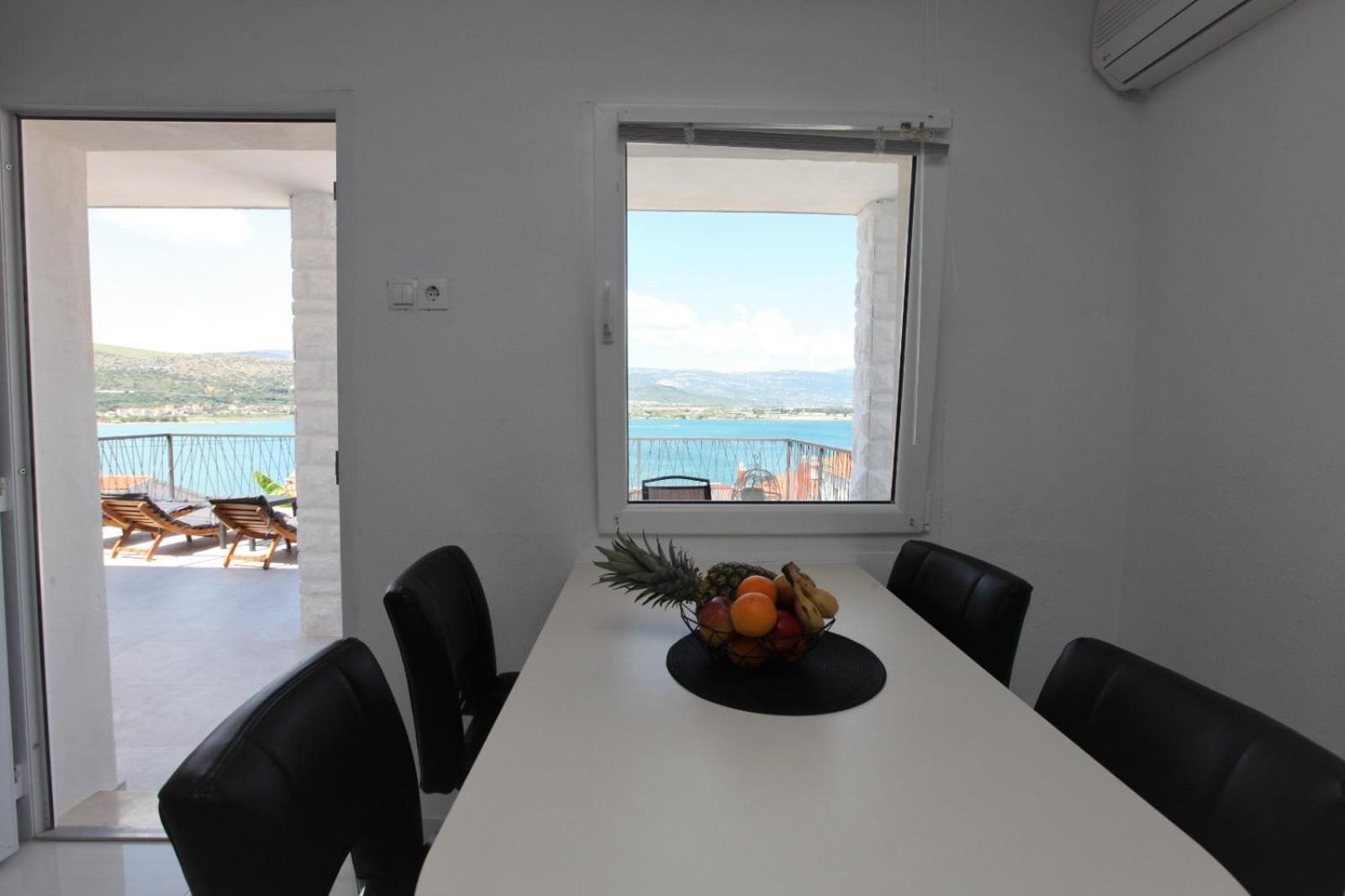 Apartment With Terrace And Sea View - Lucic Trogir Exterior foto