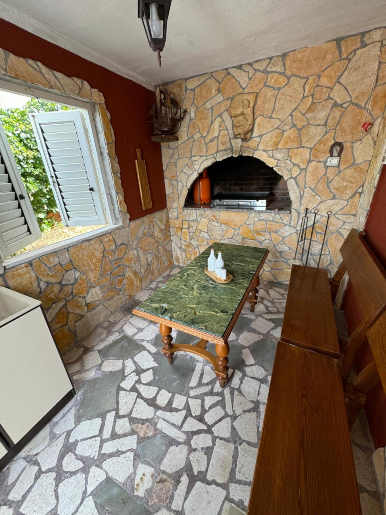 Apartment With Terrace And Sea View - Lucic Trogir Exterior foto